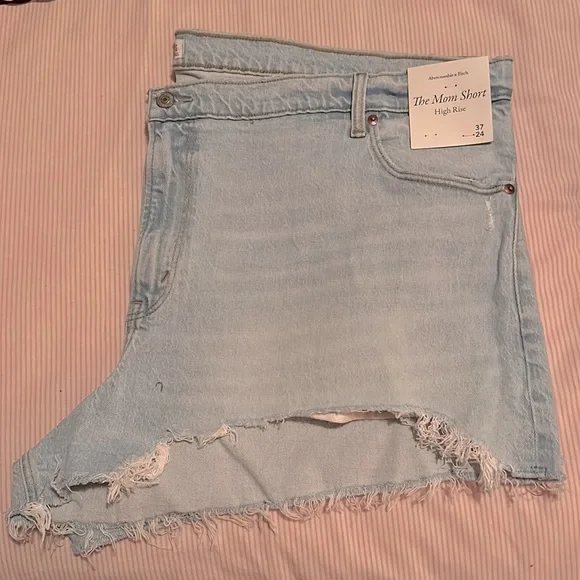 Abercrombie & Fitch High Rise Mom Short - Picture 5 of 7